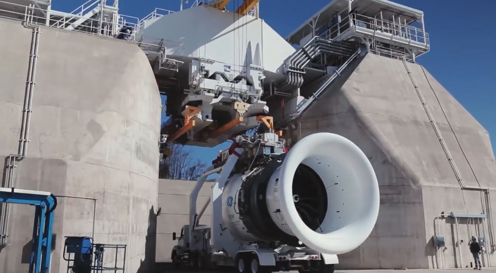 تست زمینی اولین نمونه مقیاس کامل موتور GE9X در اوهایو [فیلم]