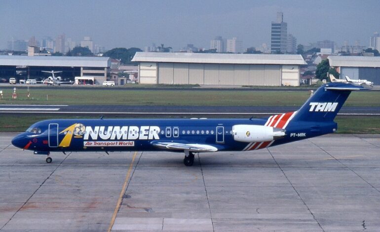 پرواز شماره 402