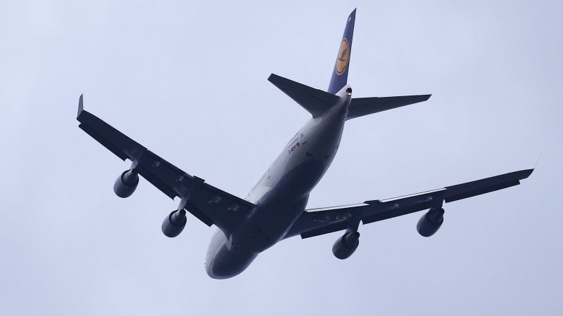 آلمان در زمینه عدم استفاده از کربن در سفرهای هوایی از اتحادیه اروپا پیشی می‌گیرد