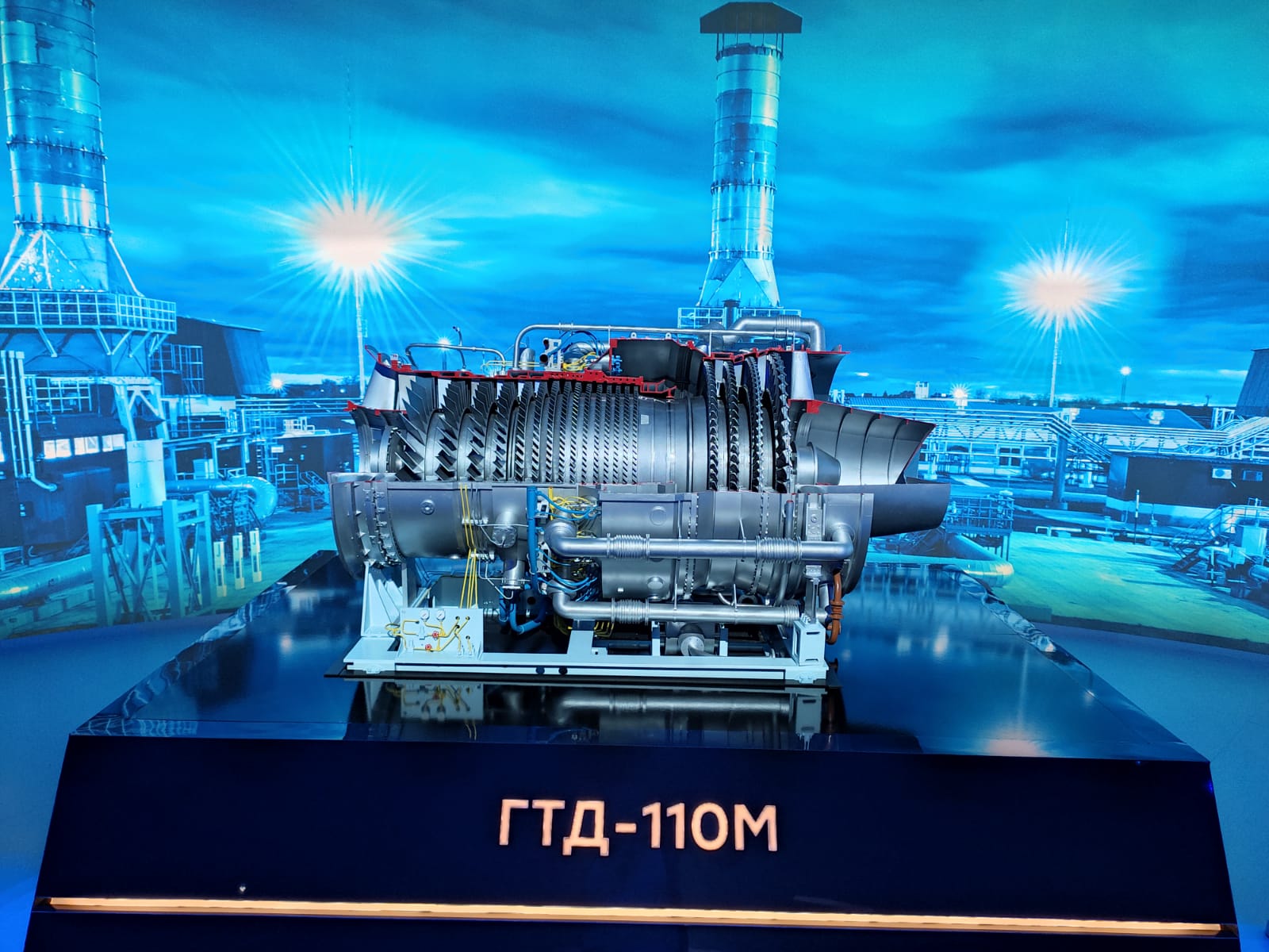 نمایش توربین گاز پرقدرت روسی GTD-110M در ایرشوی ماکس۲۰۲۱ [فیلم]