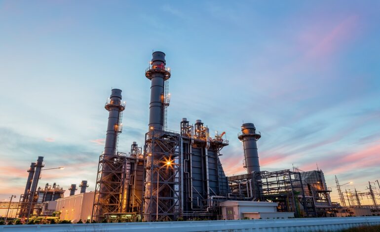  مروری بر پالایشگاه الرویس در امارات متحده عربی