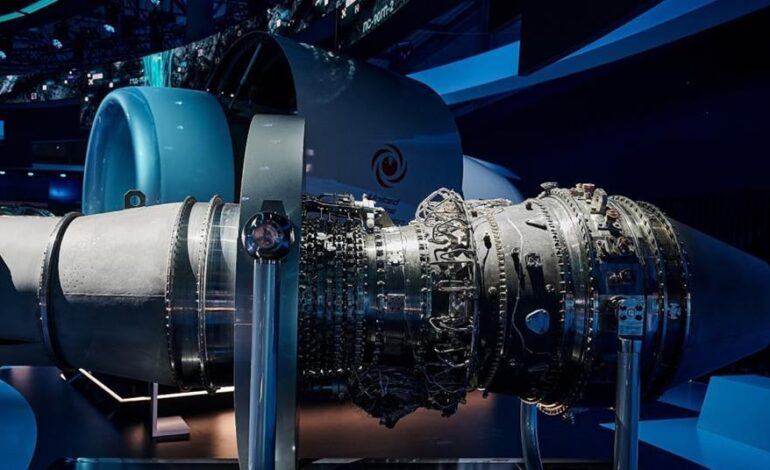  آزمایش قطعات سامانه انتقال قدرت موتور روسی PD8