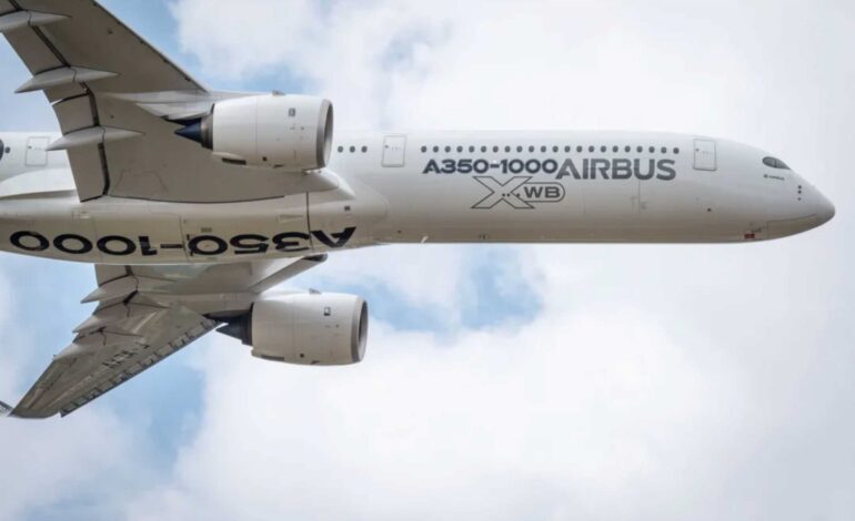 نصب موتور بر روی اولین فروند ایرباس A350-1000 [فیلم]