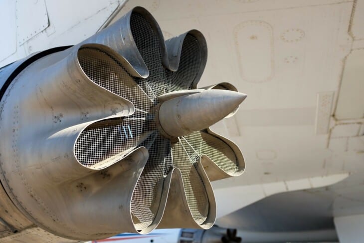 صدای موتور هواپیما چگونه کنترل می‌شود؟
