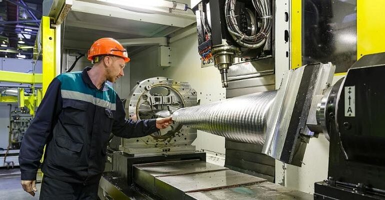  راه‌اندازی خط پوشش دهی پره های داغ توربین گاز توسط پاور ماشین