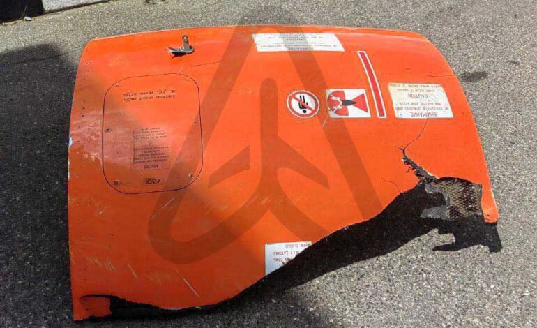  جدا شدن پوشش موتور سوخو سوپرجت۱۰۰ [فیلم]