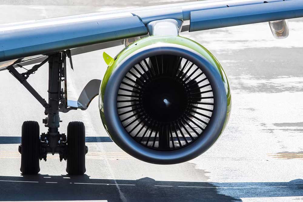 موتورهای هواپیما در هر دقیقه چند دور کامل می‌چرخند؟