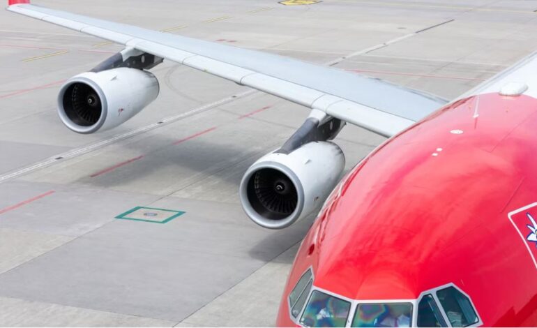  هواپیمای مسافربری از چند موتور در طول عمر معمول خود استفاده می‌کنند؟